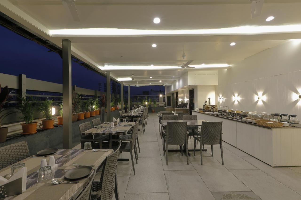 Hotel Ariana Residency Mumbai Exterior foto